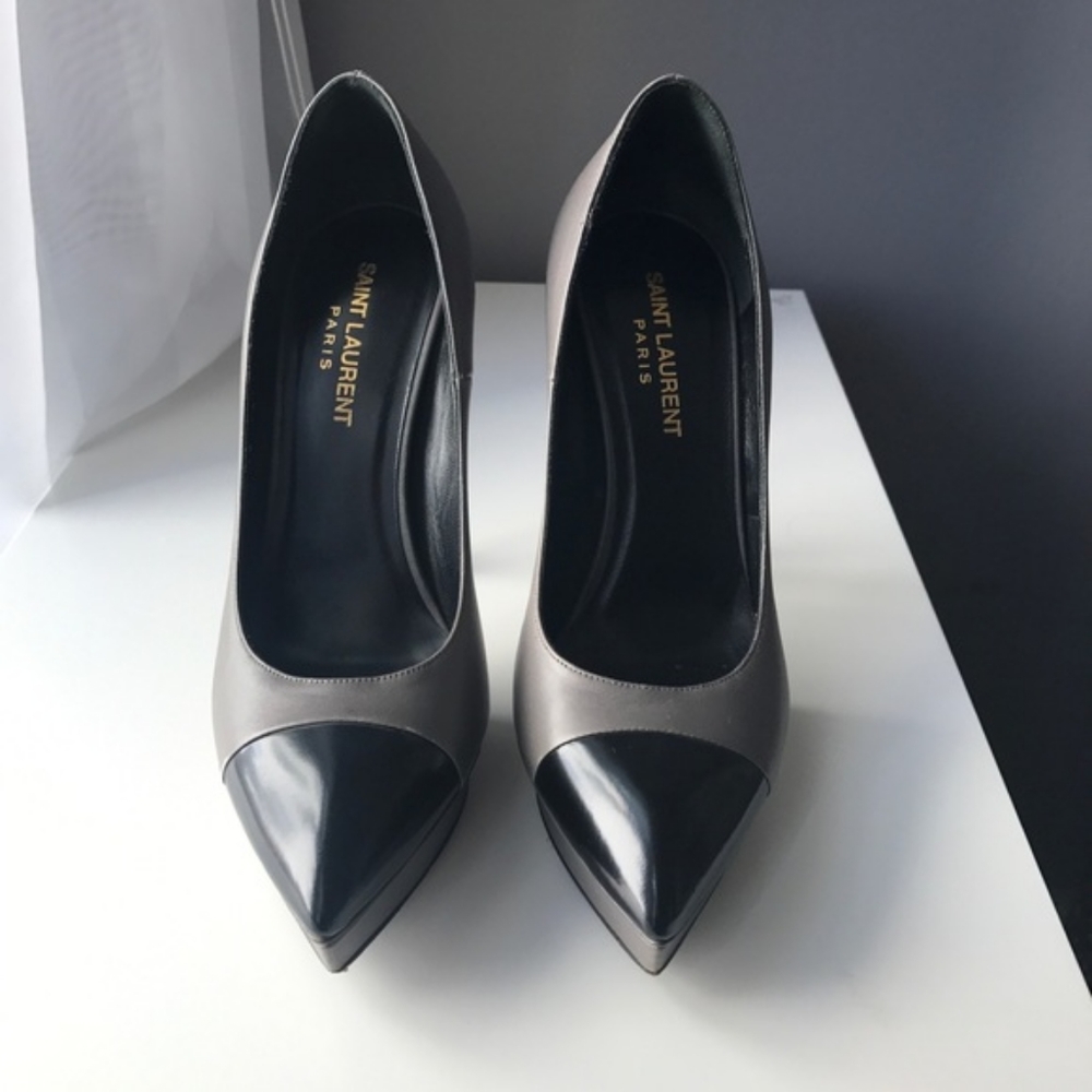 Saint laurent Janis two tone cap pump